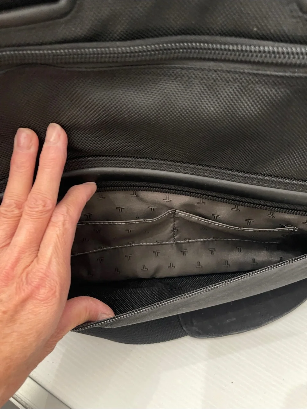TUMI BALLISTIC NYLON LAPTOP, IPAD TRAVEL BAG SIZE M